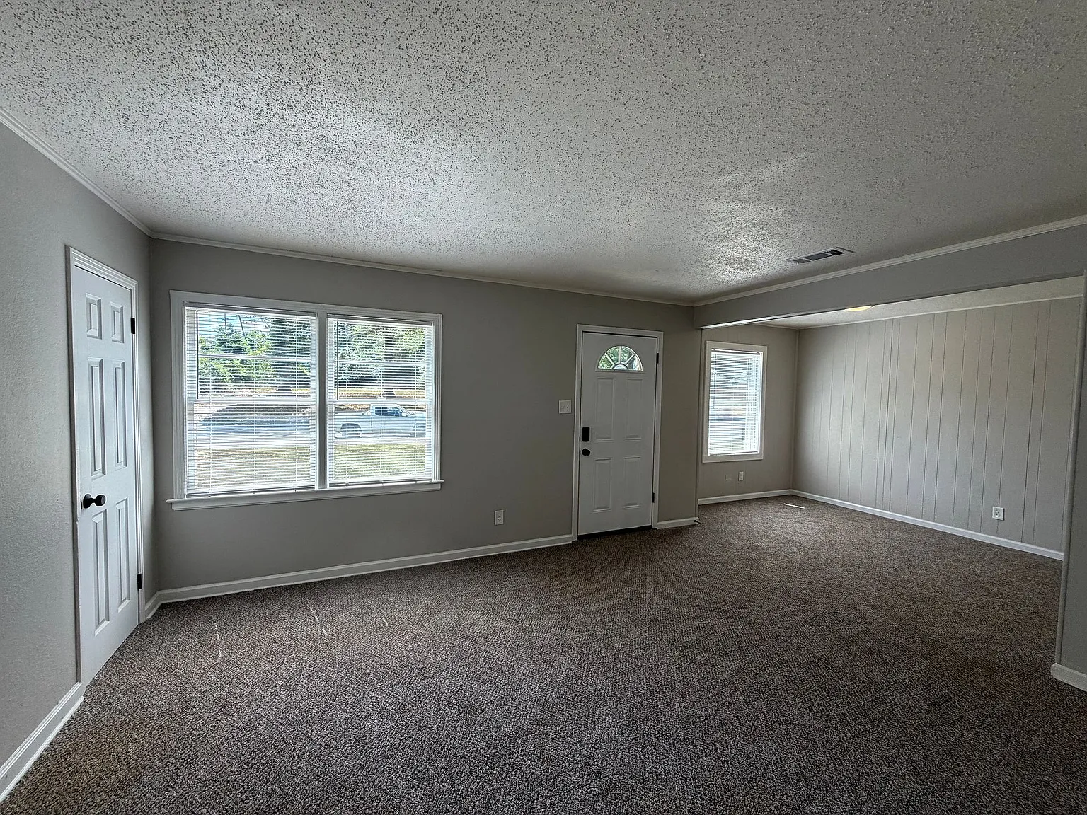1404 Canfield Ave — Photo 4