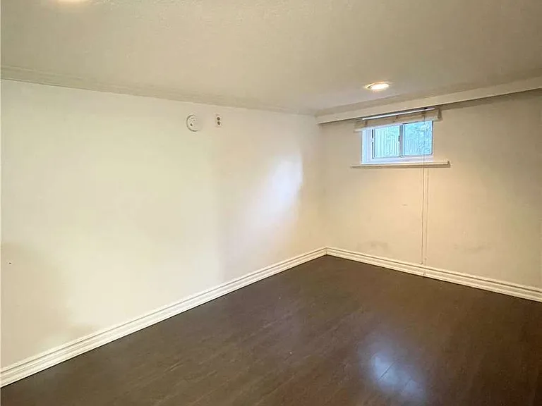 570 Vaughan Rd #LOWER ONE ROOM — Photo 2