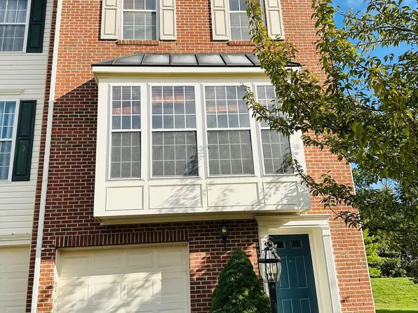 25278 Gothic Sq, Chantilly, VA 20152