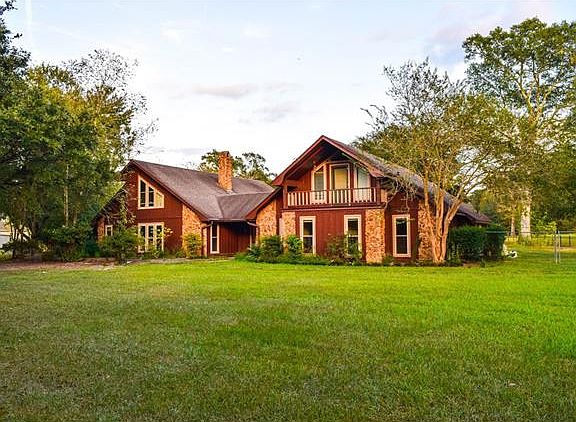 2nd image of 15648 Four Oaks Dr