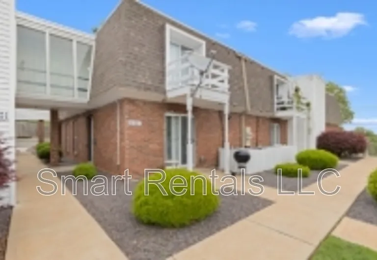 9959 Chateau Roi Dr #1 — Photo 10