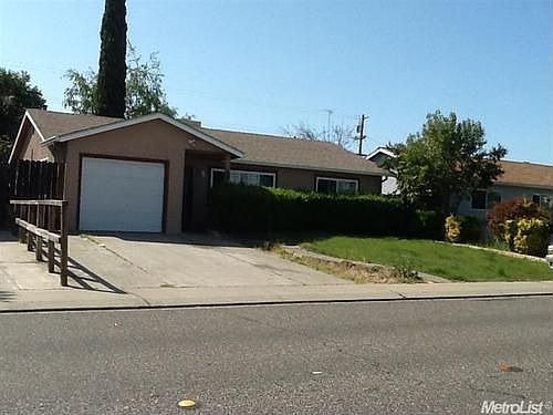 1st image of 453 Elm Ave