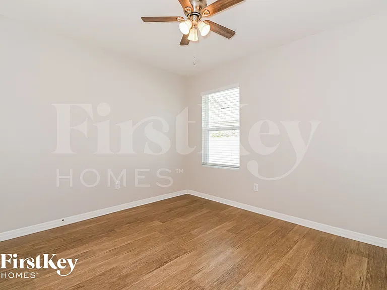 2705 SW 4th Ln — Photo 10