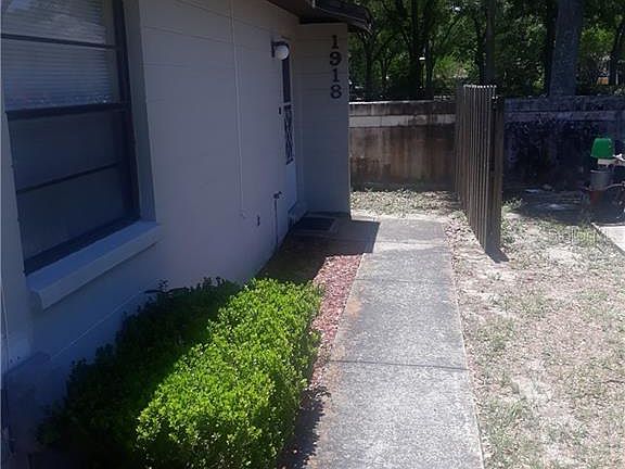 3rd image of 1918 Crystal Grove Dr