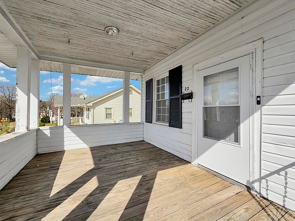 4th image of 22 Meadow St