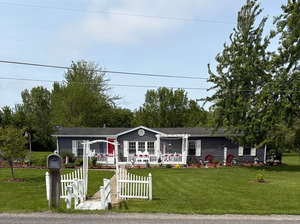 2550 Russell Rd, Baroda, MI 49101