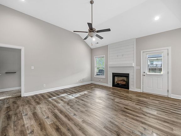 5th image of 547 Woodtrace Dr
