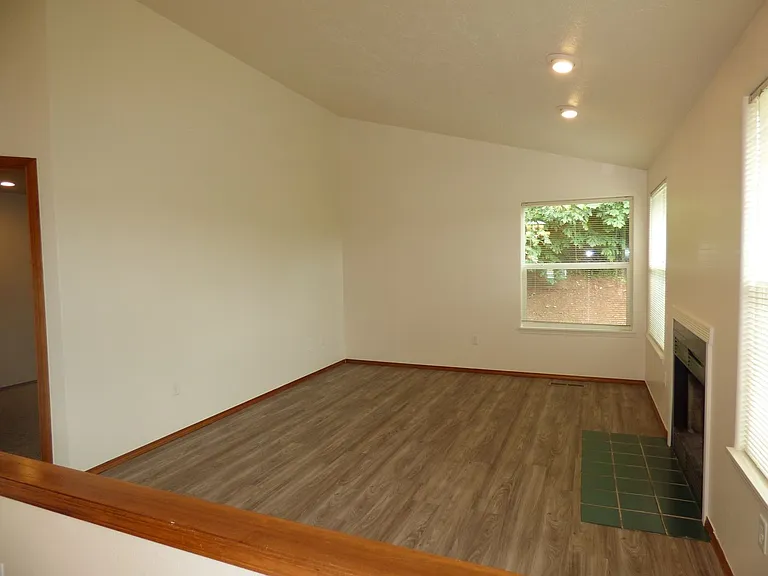5699 Waln Creek Ct S — Photo 15
