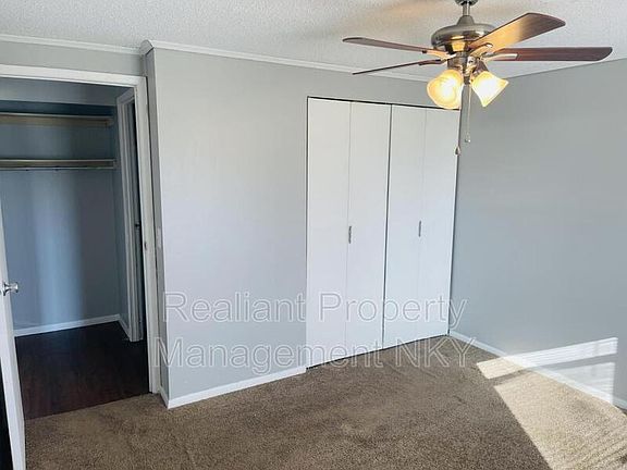 5th image of 305 Amhurst Dr
