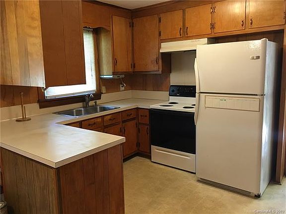4th image of 1632 W Colonial Dr