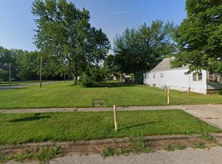 212 Sycamore St E, Three Oaks, MI 49128