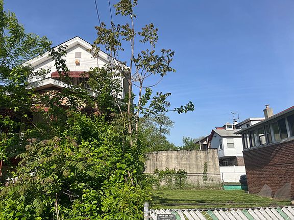 4th image of 644 E 49th St