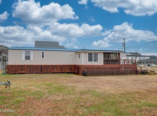 3012 3rd St, Surf City, NC 28445