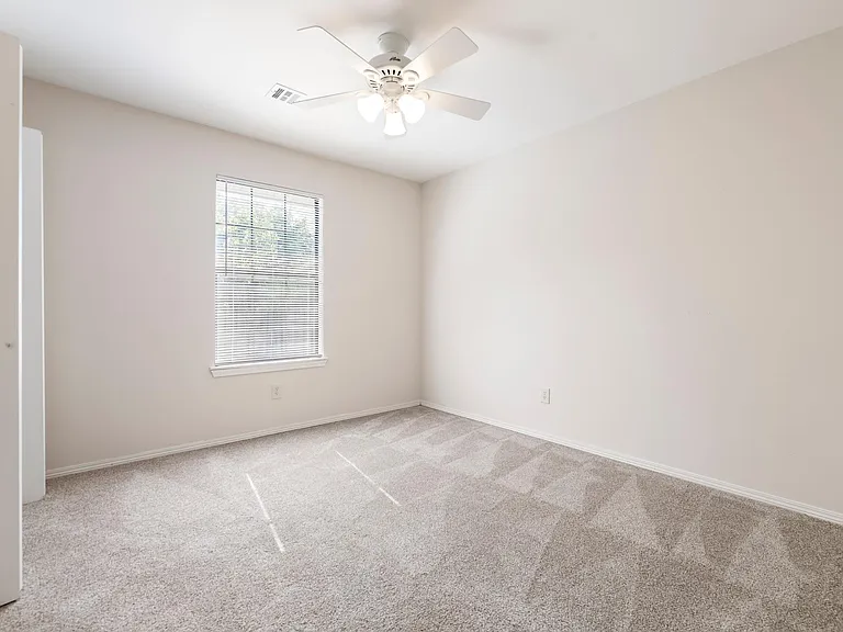 1939 N Caton Dr — Photo 10