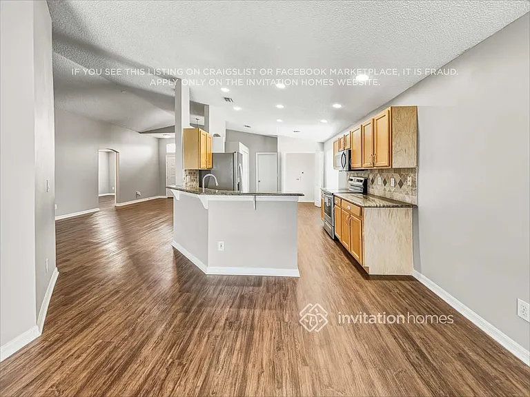 2101 Tiburon Ln — Photo 4