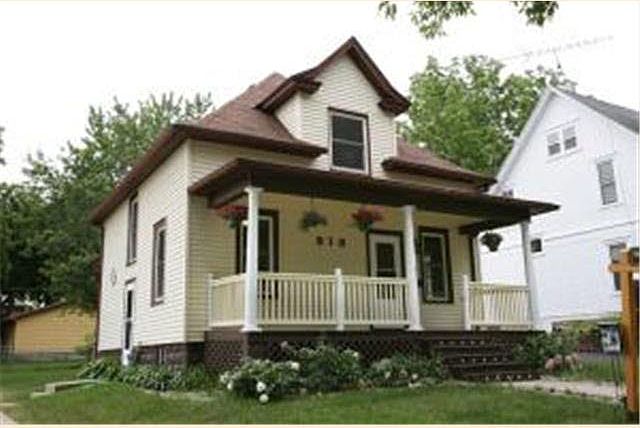 1st image of 313 PINE
