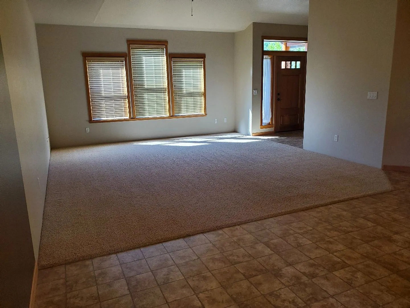 3 bed 2 bath Single Family Home for NW Rent in Grants Pass — Photo 4