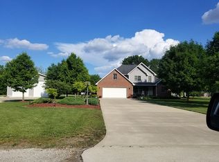 112 Bel Haven Dr, Taylorville, IL 62568