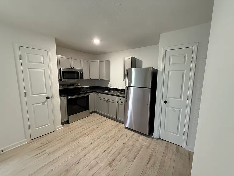 7023 W Newell St — Photo 3
