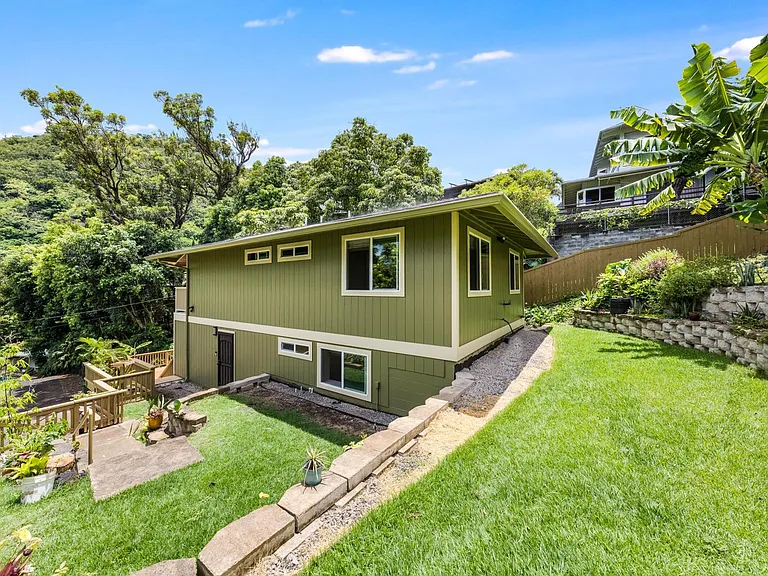 2465 Lamaku Pl — Photo 43