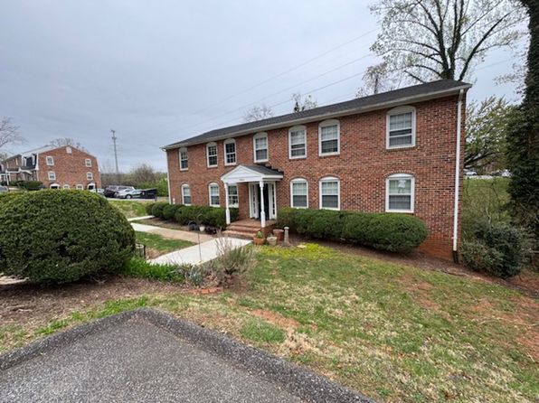 1900 & 1904 Canterbury Cir #14