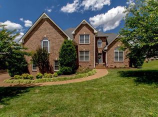 102 Cresthaven Ct, Hendersonville, TN 37075