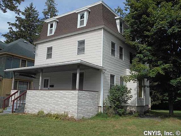2nd image of 115 N Main St