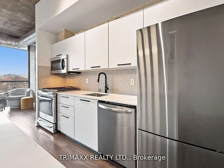 60 Bathurst St #403 — Photo 9