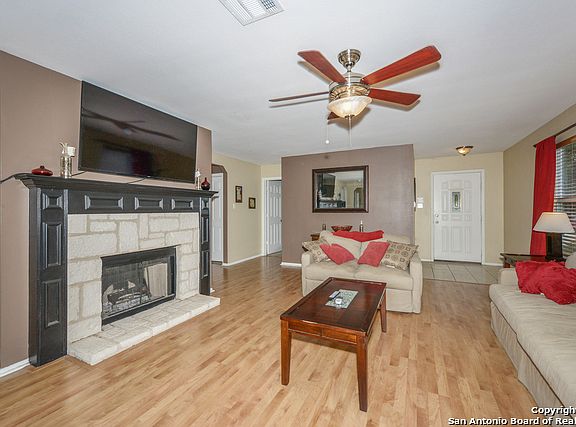 4th image of 8023 Agua Dulce