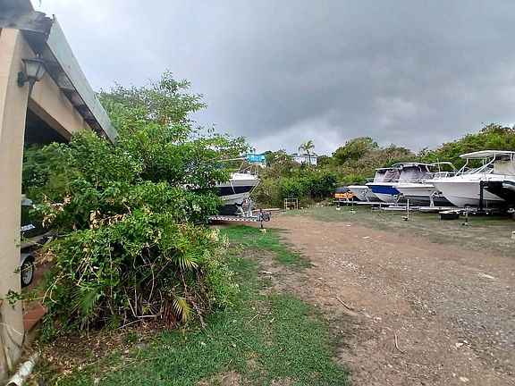 3rd image of 987 Street