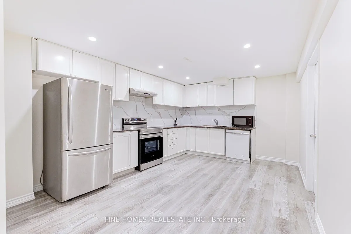 Building Photo - 28 Rockwood Cres #LOWER