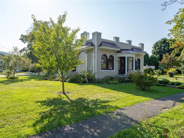 4 Circle Rd, Dansville, NY 14437