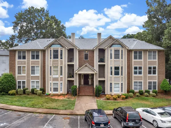 6232 Rosecroft Dr, Charlotte, NC 28215