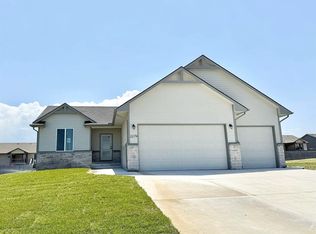 2279 S Chateau Cir, Wichita, KS 67207