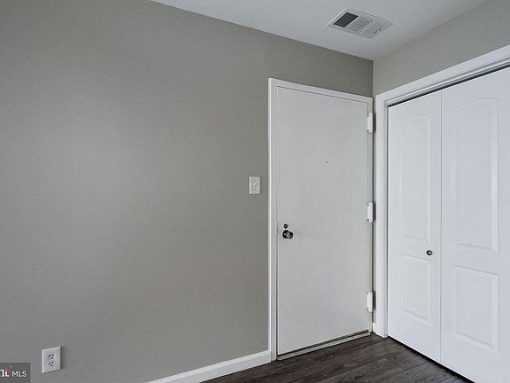 4th image of 114 Monroe St #30