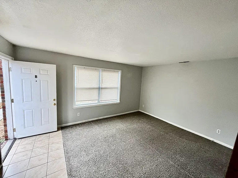 912 Druid Cir — Photo 7