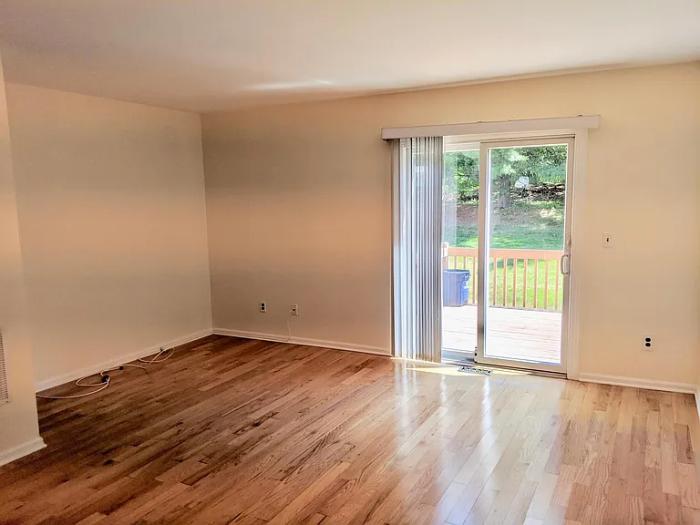 1503 Cobblestone Ct — Photo 3