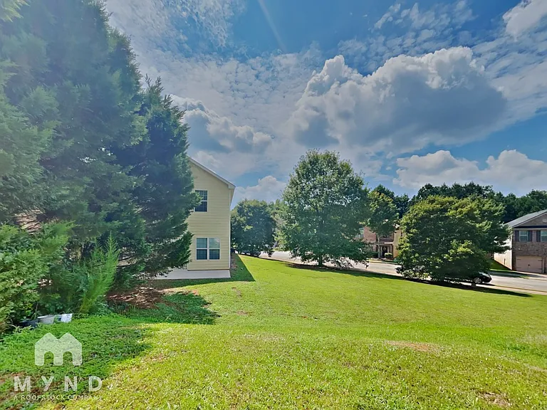 125 Tyre Dr — Photo 26