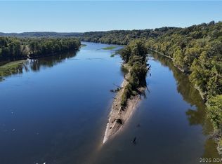 16 Bluff Dr, Eldon, MO 65026