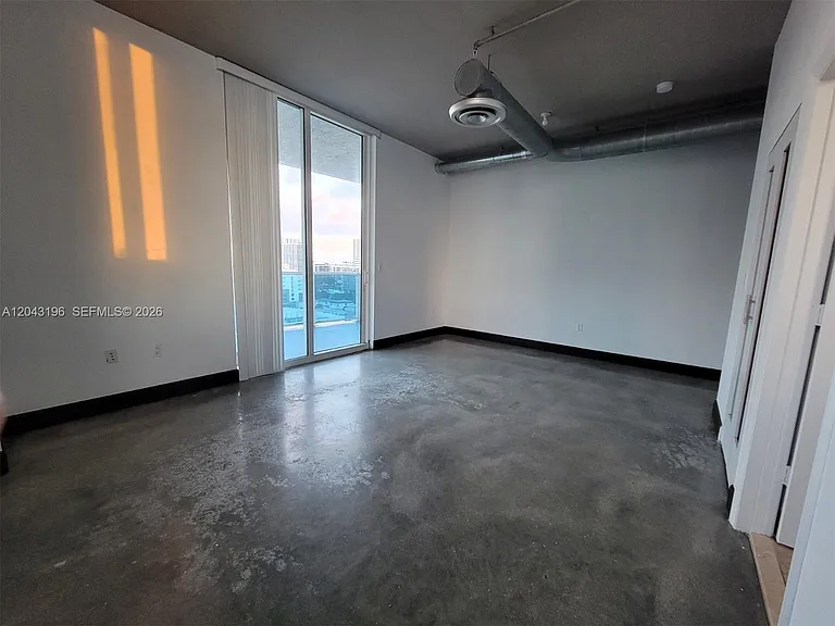 700 NE 25th St #1004 — Photo 9