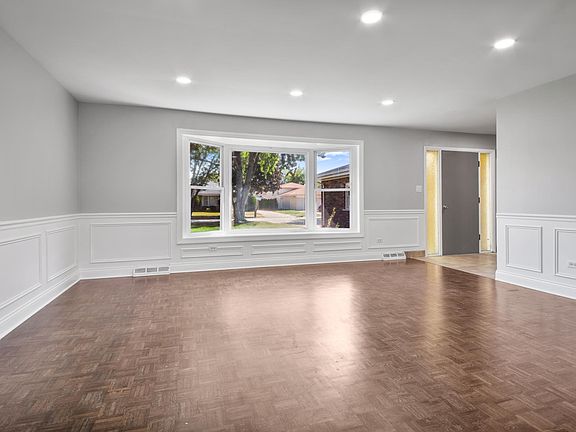 5th image of 9212 S McVicker Ave