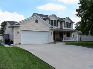 103 W Springwood Dr, Oregon, OH 43616