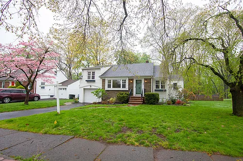 30 Chestnut Hill Pl Photo 1