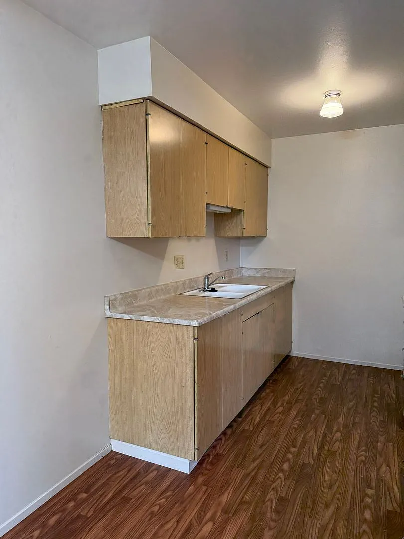 Park Oaks Apartments — Photo 2
