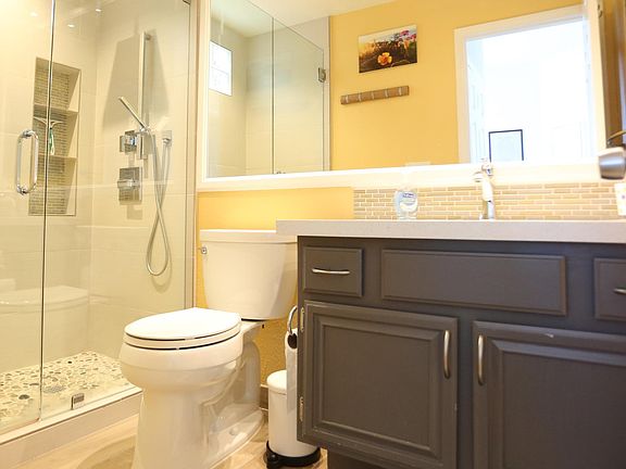 4th image of 1024 Wilbur Ave APT 4