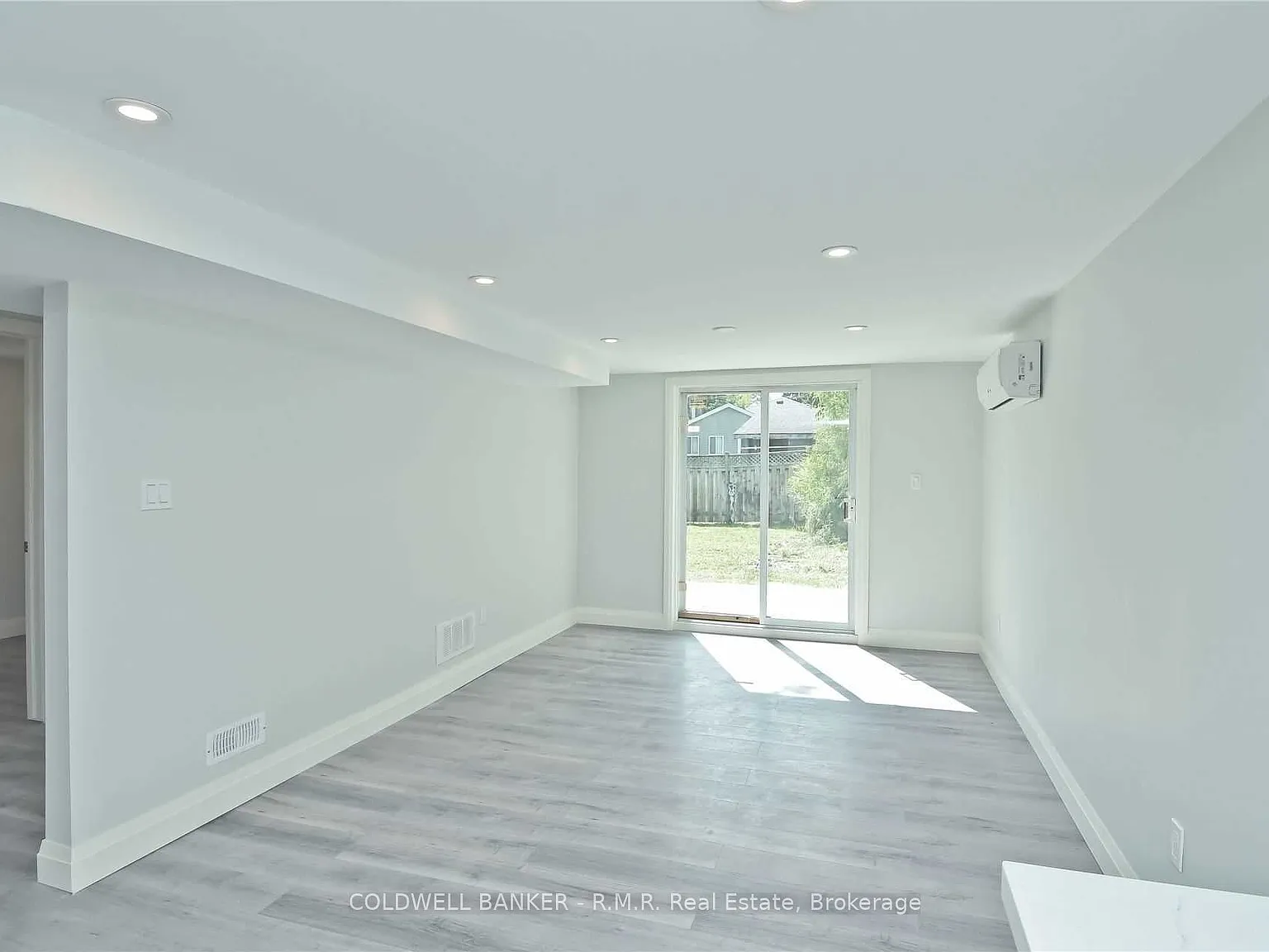 3 bed, $2,300 — Photo 4