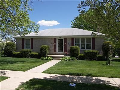 2nd image of 318 N Main St