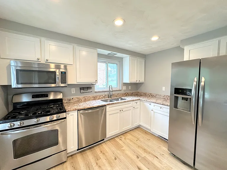 2652 Santa Barbara Dr — Photo 6