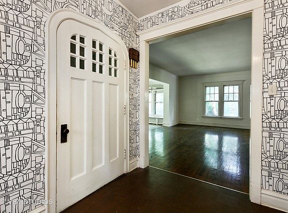 2nd image of 2215 Orrington Ave