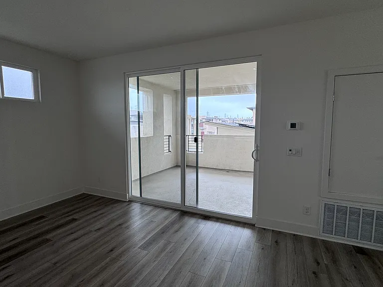 10602 Hud Ct — Photo 16